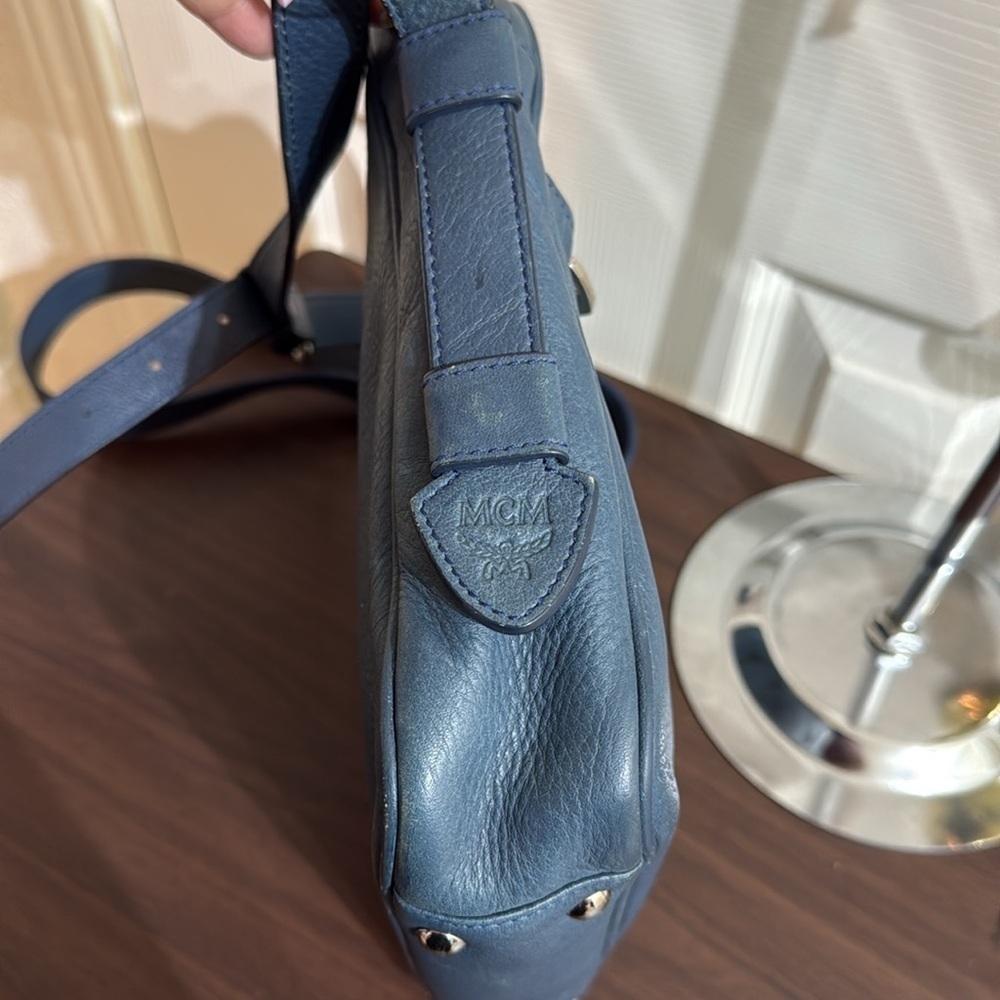 MCM Messenger Bag - Picture 5 of 9